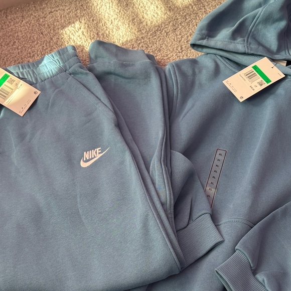 Nike Light Blue Hoodie and Sweatpants Set - Picture 4 of 4